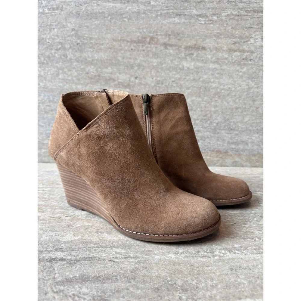 Lucky Brand Light Brown Suede Wedge Booties Women's Sz 8 Versatile Darling!‎